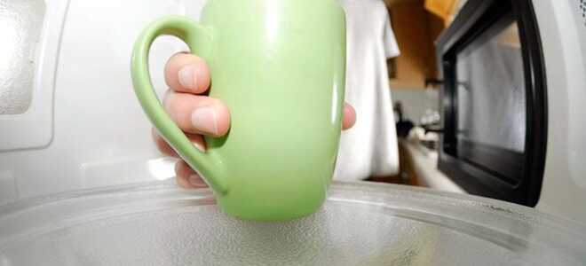 Чи можна кип’ятити молоко в мікрохвильовій печі