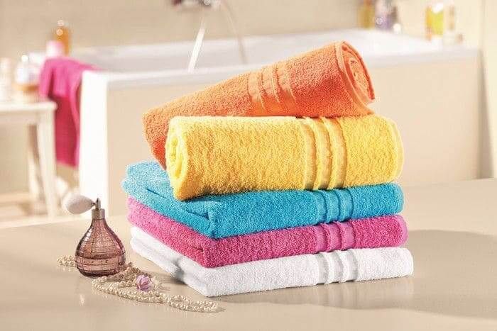 Чому махрові рушники після прання стають жорсткими і що з цим робити