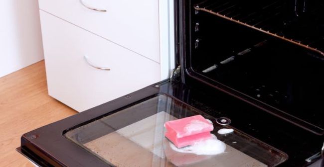 Як вимити всередині духовку: дієві методи очищення