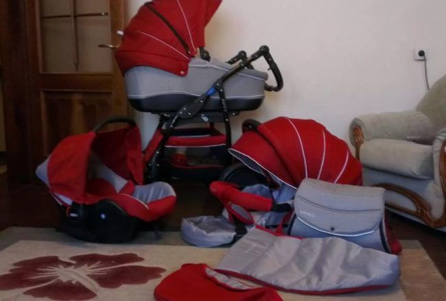 Як відіпрати цвіль з дитячої коляски безпечним для дитини способом?