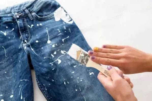 Прості правила, як ефективно відіпрати плями фарби з джинсів в домашніх умовах