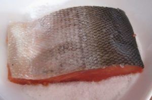 Правила зберігання солоної, сушеної та в'яленої риби в холодильнику