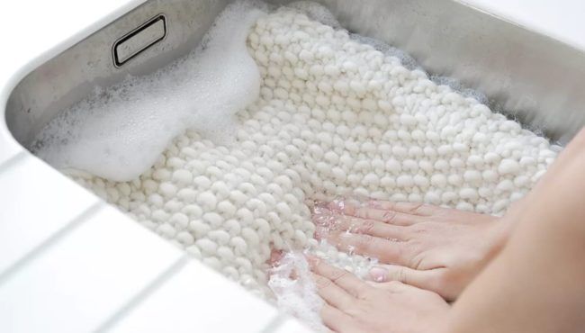 Вовняну ковдру: безпечна прання і правильна сушка