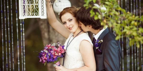 потрібно знати молодятам при оформленні весільної вечірки в фіолетових тонах