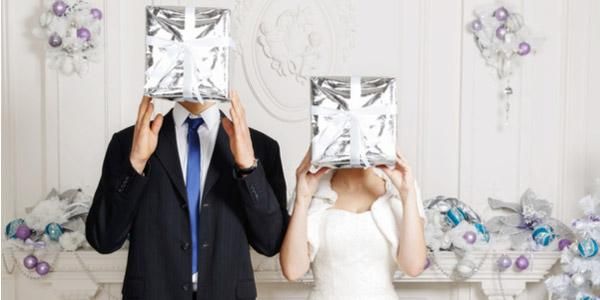 Правила етикету, поради та оригінальні ідеї по врученню подарунків на весілля