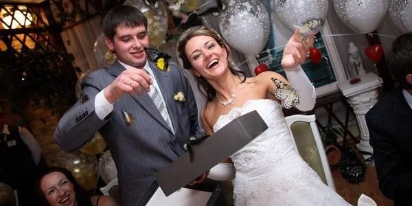 Вибираємо оригінальний подарунок нареченій на весілля: практичні, романтичні і жартівливі ідеї