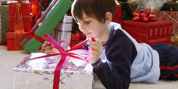 Вибираємо подарунок хлопчикові на 9 років на День народження: перелік кращих презентів і цінні рекомендації