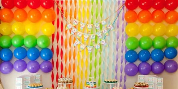 Гарне оформлення Дня народження дитини: декоруємо кімнату і святковий стіл своїми руками