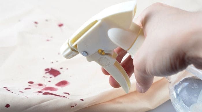 Засоби і методи видалення плям крові з білого
