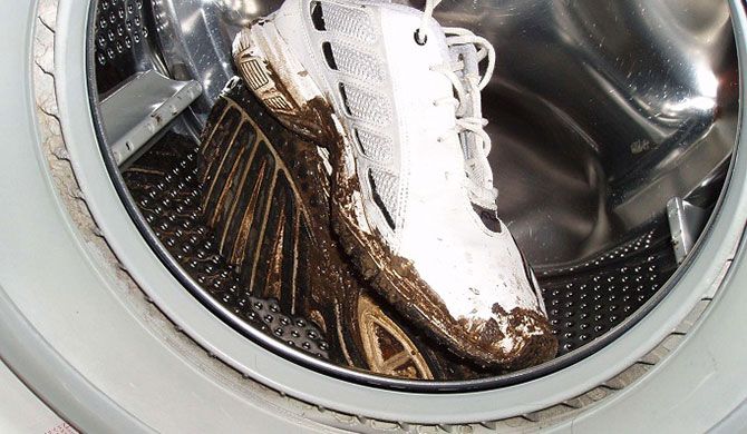 Кросівки в пральній машині