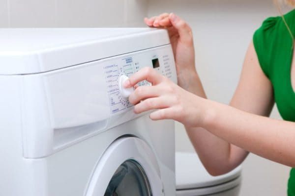 Як прати кашемірові речі руками і в пральній машині