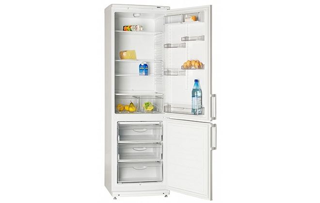 Холодильник Атлант XM 4024-000 всередині