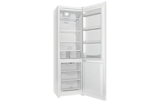 Холодильник Indesit ITF 120 W всередині