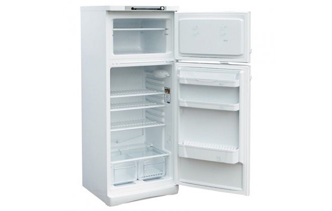 Холодильник Indesit ST 167 всередині