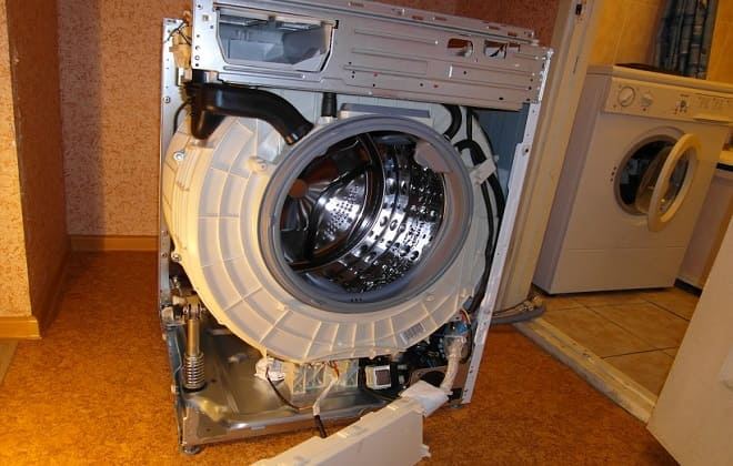 Розібрана пральна машина