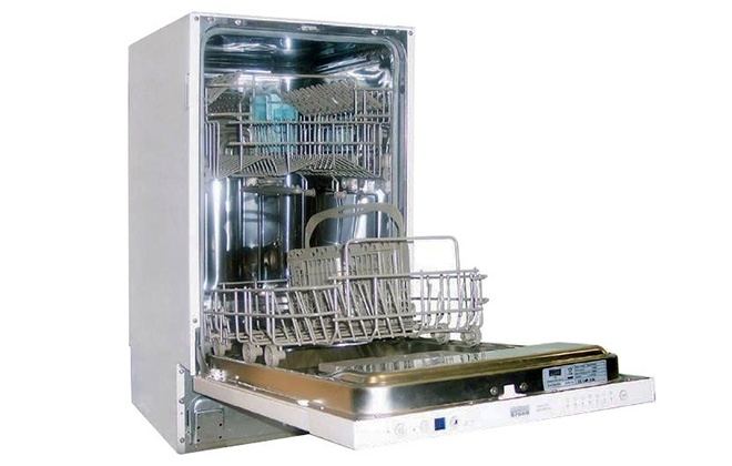 Посудомийна машина Krona BDE 4507 EU з відчиненими дверцятами