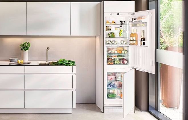Вбудований холодильник Asko RFN2247I на кухні