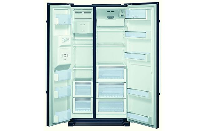Холодильник у відкритому вигляді