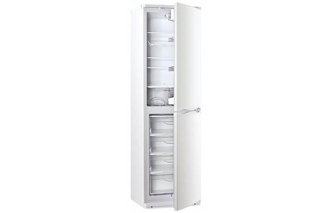 Холодильник Атлант 6025-031 з відкритими дверцятами