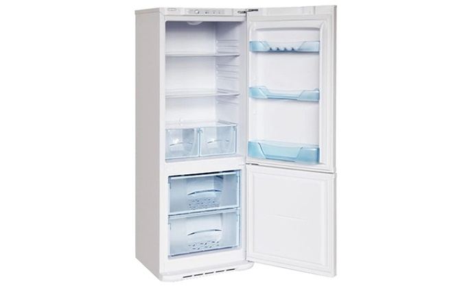 Холодильник Бірюса 134 з відкритими дверцятами