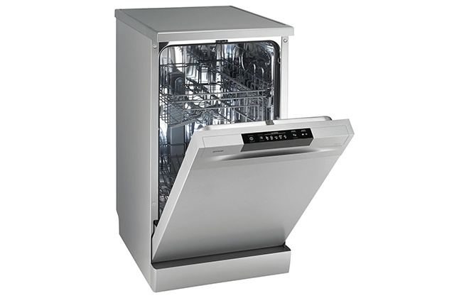 Посудомийна машина Gorenje GS52010S з відчиненими дверцятами