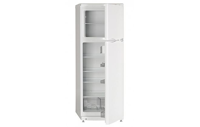 Холодильник Atlant з відкритими дверцятами