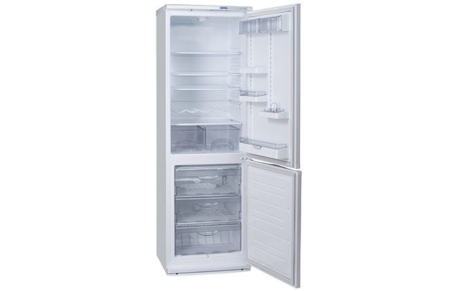 Холодильник Атлант 6021-031 з відкритими дверцятами