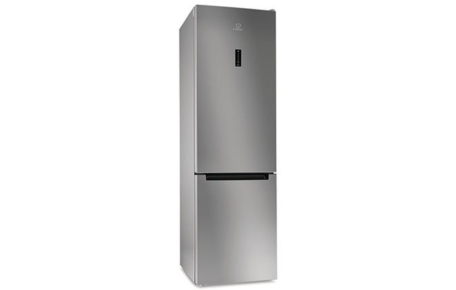 Зовнішній вигляд холодильника Indesit DF 5200 S