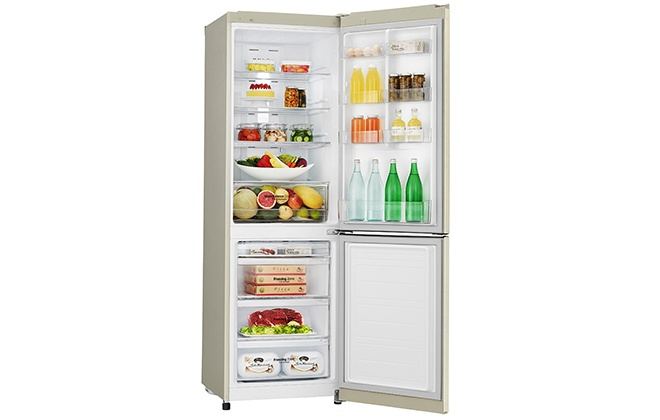 Холодильник LG GA-M429SERZ з продуктами