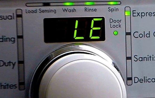 Помилка LE на екрані пральної машини LG