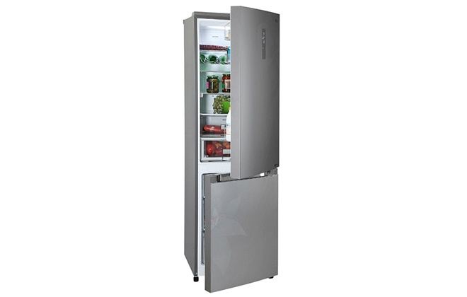 Холодильник LG з відкритими дверцятами