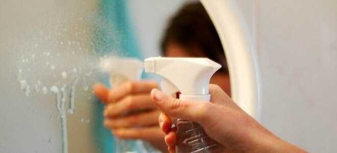 Як прибрати плями з дзеркала, що не відмиваються?