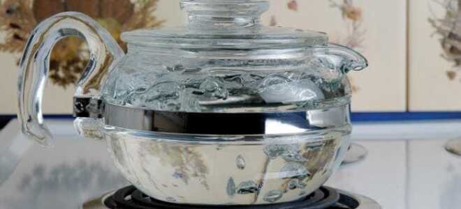 Чи треба кип’ятити воду: корисні властивості цілющої вологи