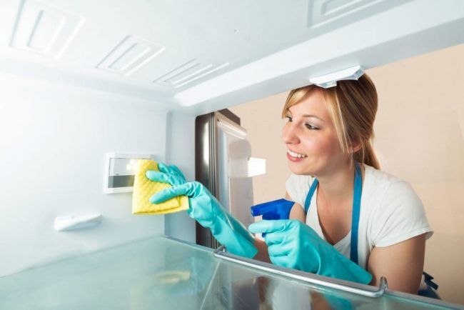Як вимити холодильник всередині, щоб не було запаху