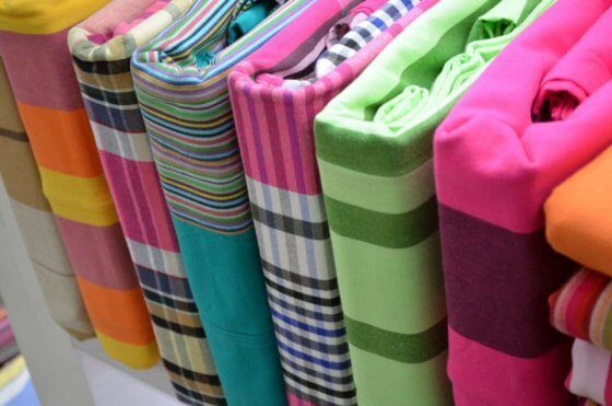Які тканини можна прати і як за такими речами доглядати
