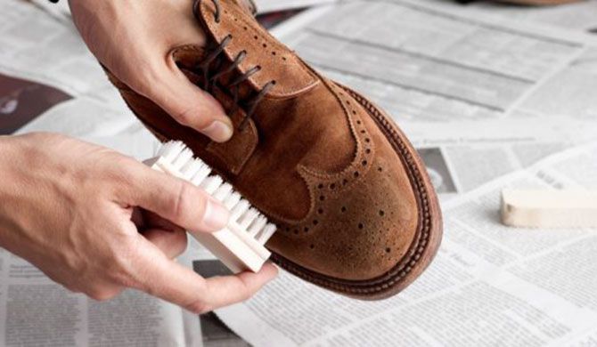 чищення взуття